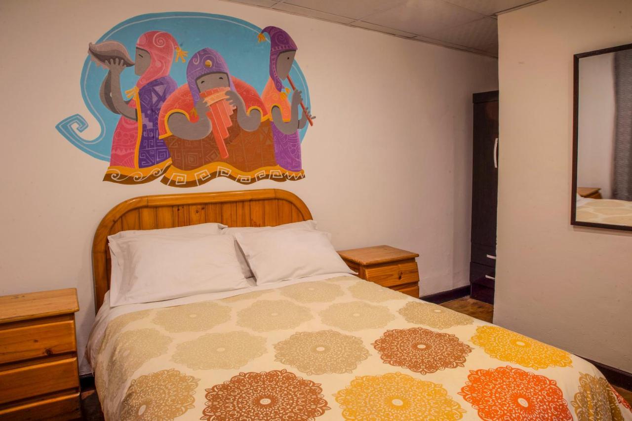 Bear Packer Hostel クスコ エクステリア 写真